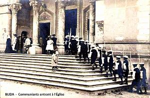 Blida - Communiants entrant a l'Eglise